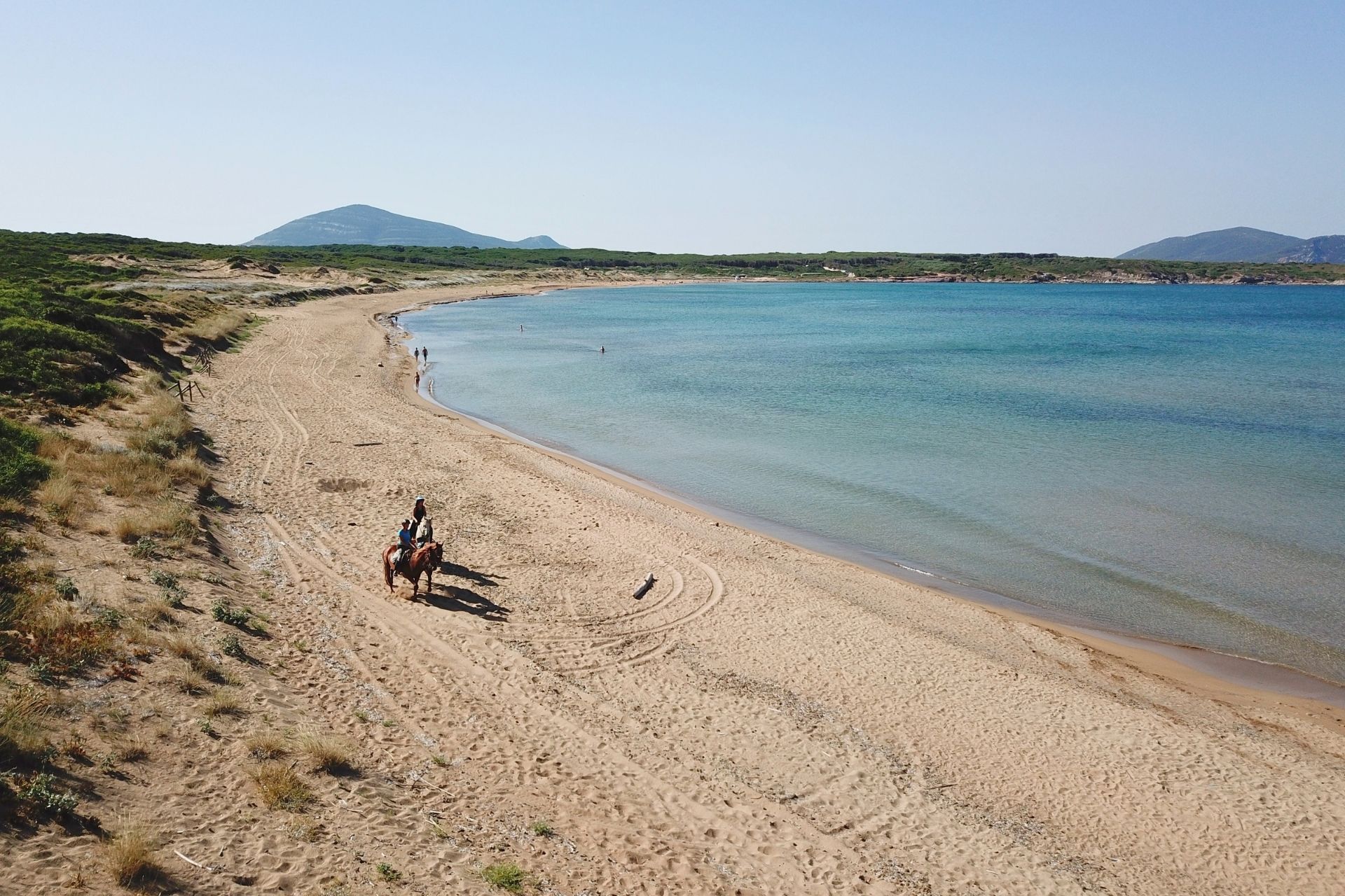 Balade à cheval guidée pour experts à Porto Ferro, dans le nord-ouest de la Sardaigne