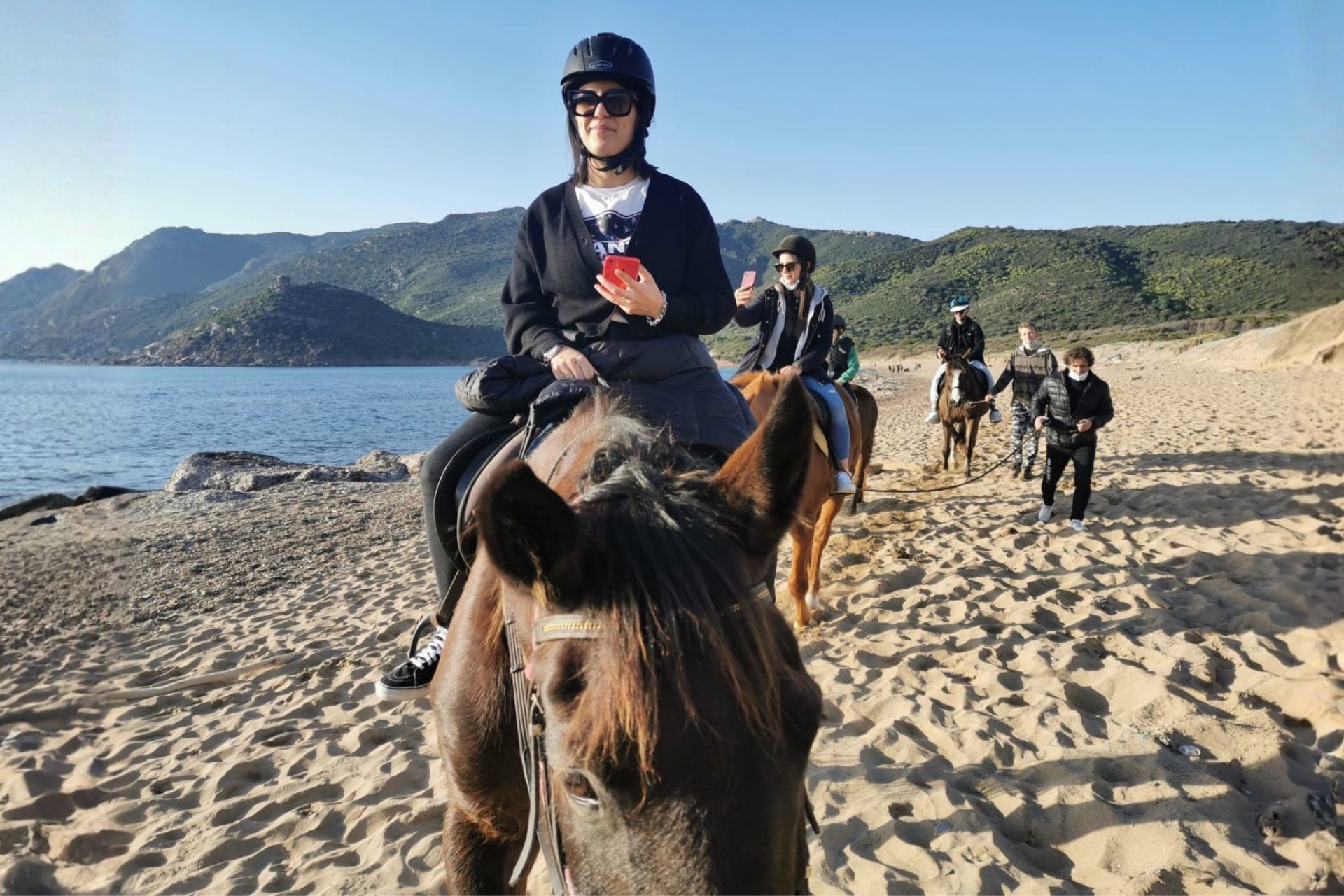 Balade à cheval guidée pour experts à Porto Ferro, dans le nord-ouest de la Sardaigne