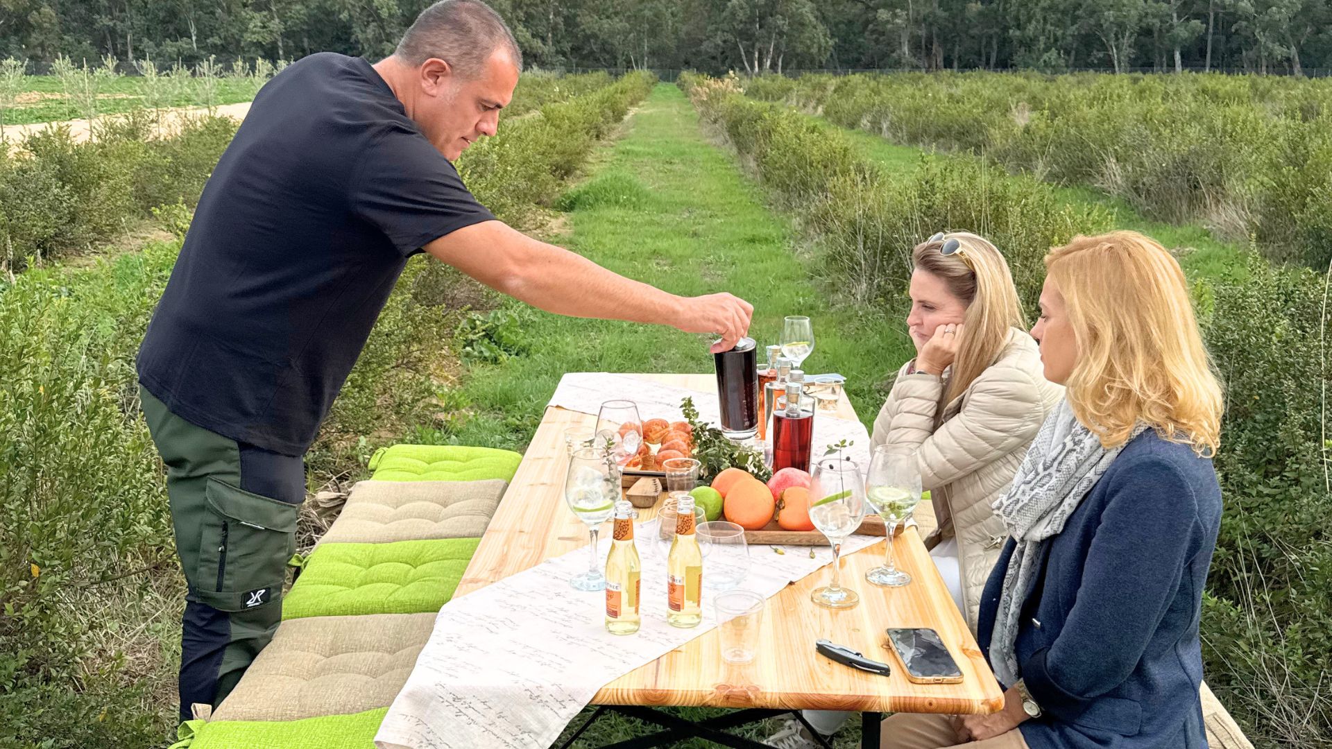 Visita guiada a una granja en el sur de Cerdeña con degustación de destilados artesanales y especialidades típicas de Cerdeña