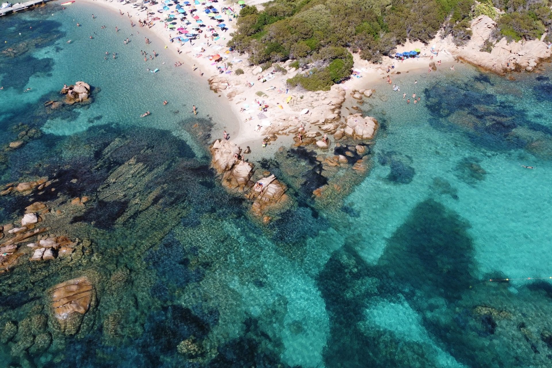 Erreichen Sie die Smaragdküste mit einem komfortablen privaten Transfer von Olbia nach Arzachena