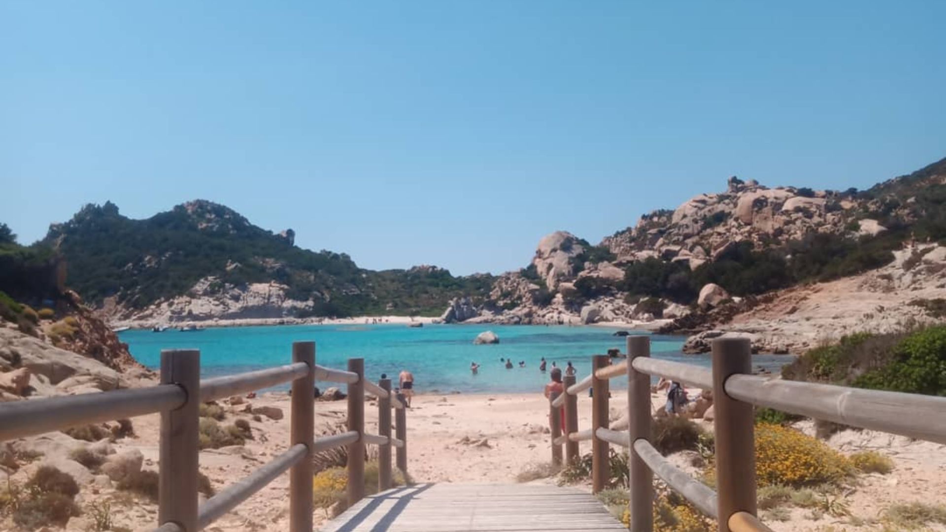 Un recorrido de snorkel en bote por el archipiélago de La Maddalena, desde Palau