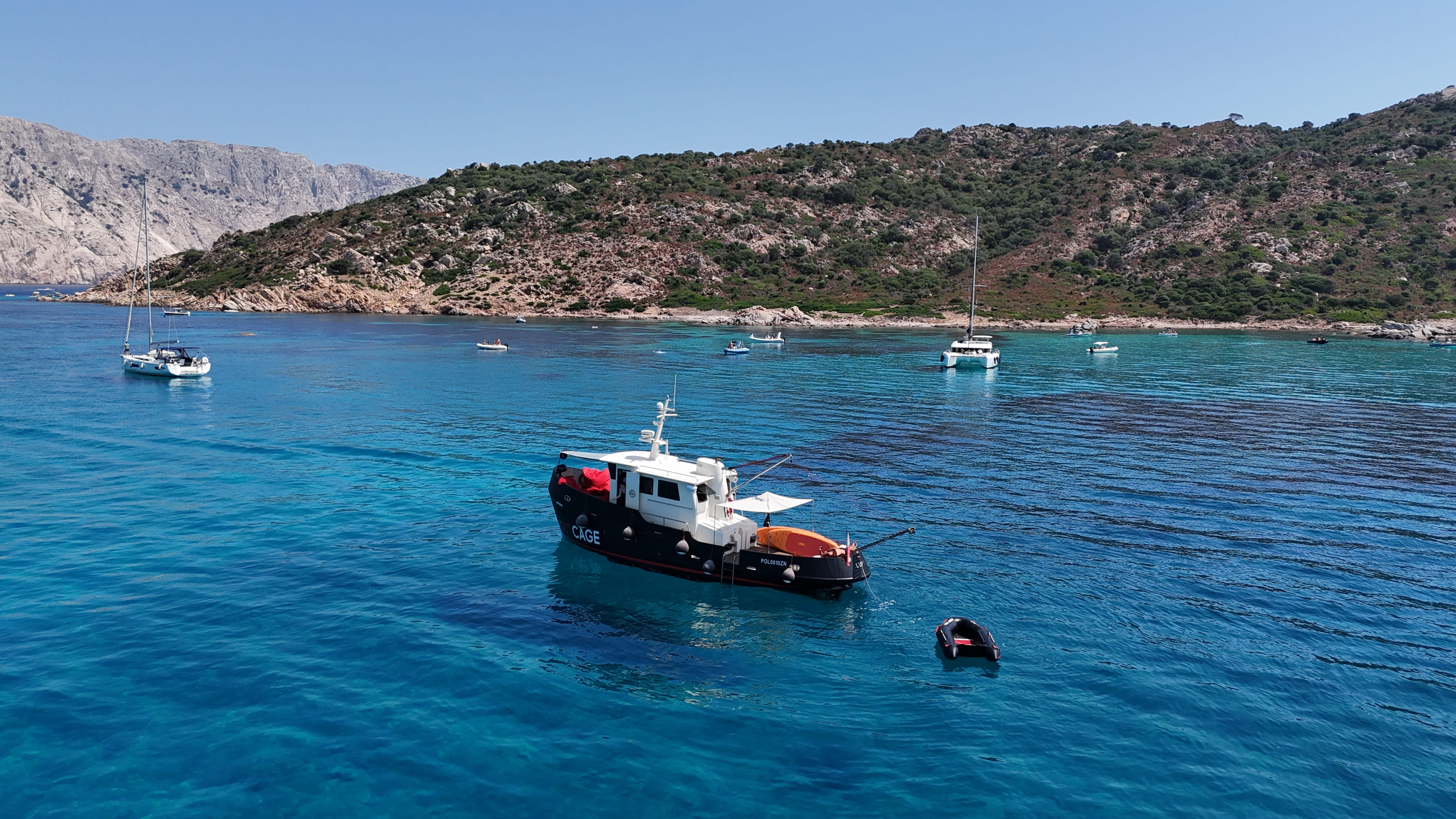 excursion exclusive en bateau vintage entre Figarolo et Cala Sabina