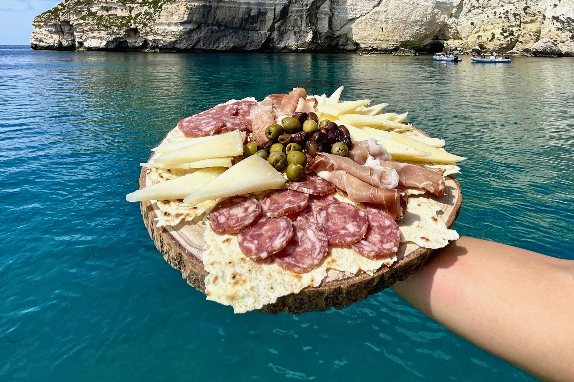 Sailing tour with aperitif in Cagliari, Sardinia, with stops for swimming and snorkeling