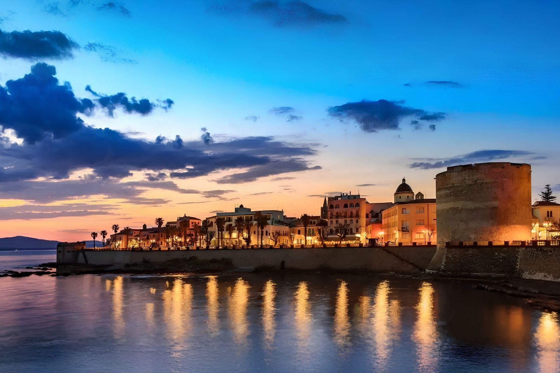 Vista de Alghero al atardecer